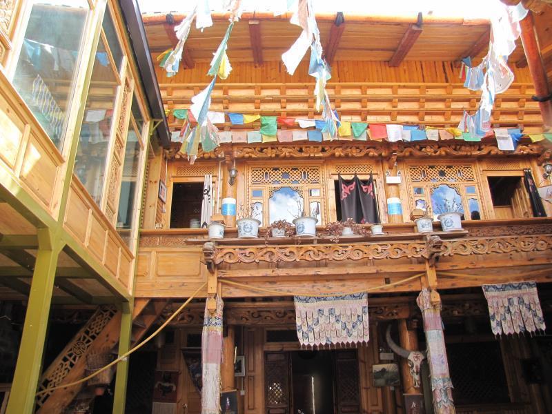 Kersangs Relay Station Hotel Deqen Buitenkant foto